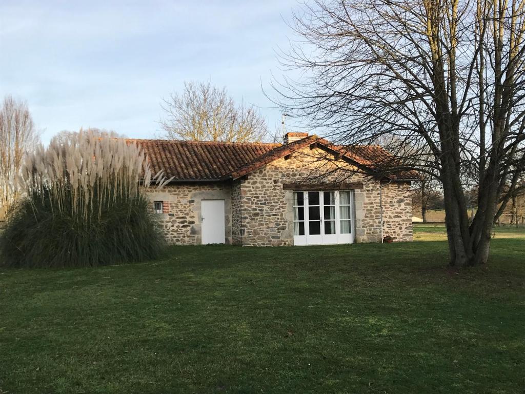 Maison à la campagne proche d'un centre équestre Le Villard, 87300 Peyrat-de-Bellac
