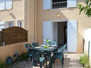 Maison de vacances Maison Argelès-sur-Mer, 3 pièces, 5 personnes - FR-1-225-541 RÃ©sidence Clos De La Plage - Route Du 8 Mai 1945 - Maison NÂ°33 66700 Argelès-sur-Mer Languedoc-Roussillon