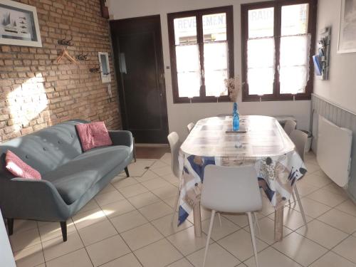 Maison Atypique pêcheur DIEPPE 6 personnes et bébé proche bord de mer