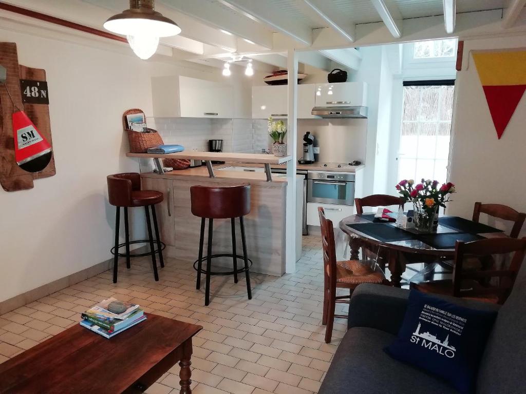 Maison Atypique pêcheur DIEPPE 6 personnes et bébé proche bord de mer 76200 Dieppe