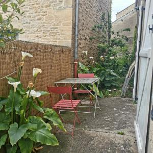 Maison au cœur du bourg de Creully - 8km de la mer