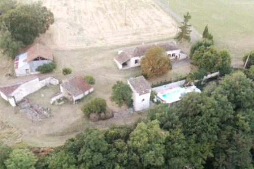 Maison au calme à la campagne dans le Quercy avec piscine et spa gonflable