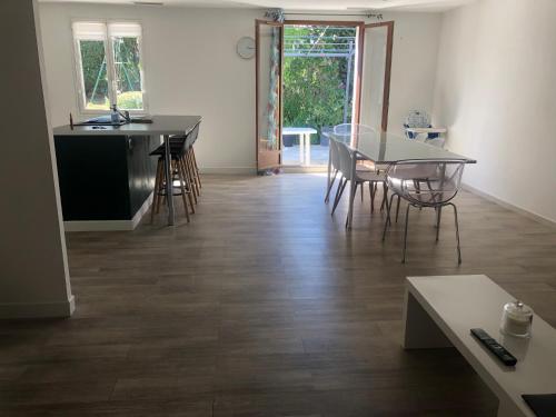Maison au calme avec parking en petite Camargue