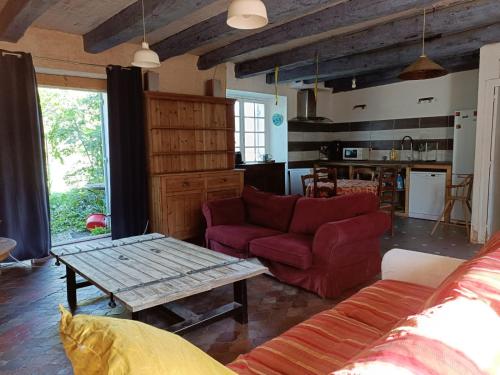 Maison au calme sur une propriété de 40 hectares