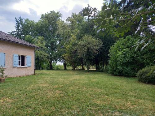 Maison au calme sur une propriété de 40 hectares