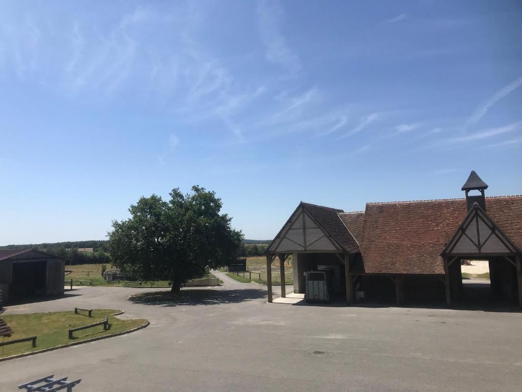 Maison au coeur d'une écurie Les Germains, 37600 Sennevières