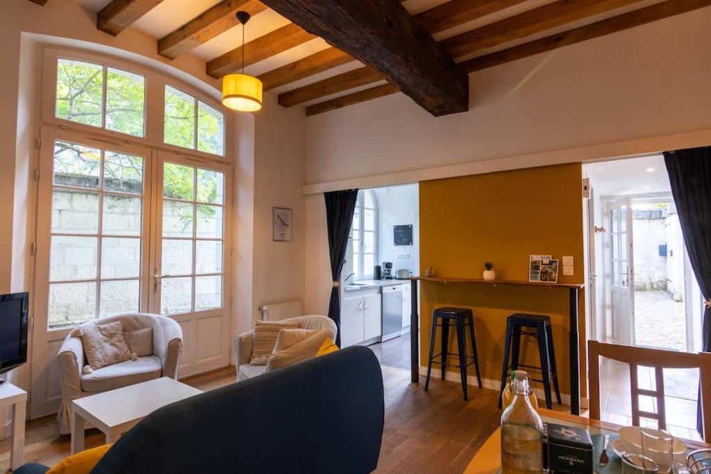 Maison au pied du Château-Cour-Proche Centre Ville 11 bis 11 Rue Jean Jaurès, 49400 Saumur