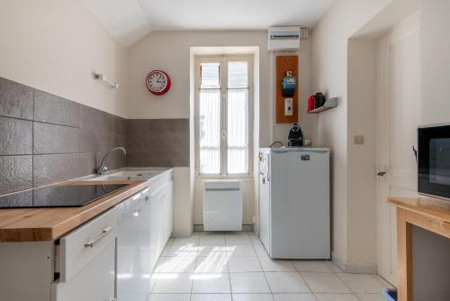 Maison avec beau jardin - Centre ville d'Arromanches