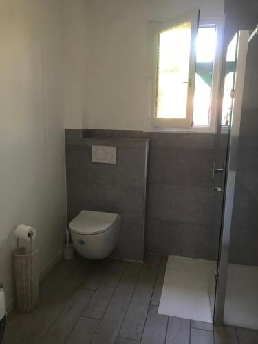 MAISON AVEC JACUZZI INTERIEUR ESPRIT BORD DE MER