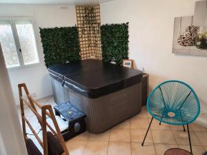 Maison avec Jacuzzi privatif et terrasse N’1