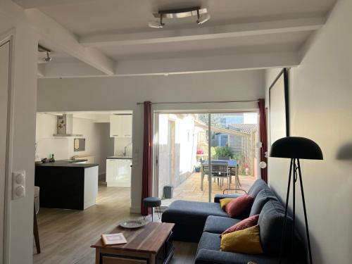 Maison avec jardin et garage
