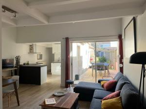 Maison avec jardin et garage