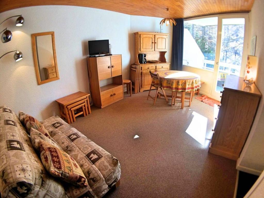 Maison avec jardin et plage de sable fin accessible à pied à 300m