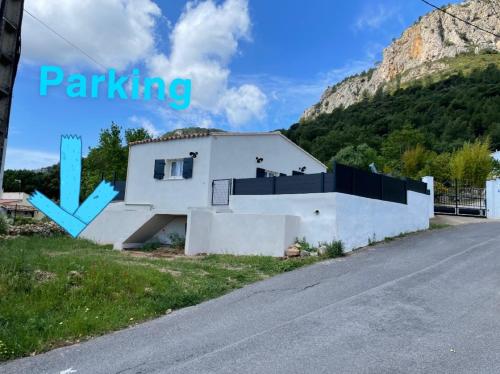 Maison avec jardin, parking entre mer et montagne