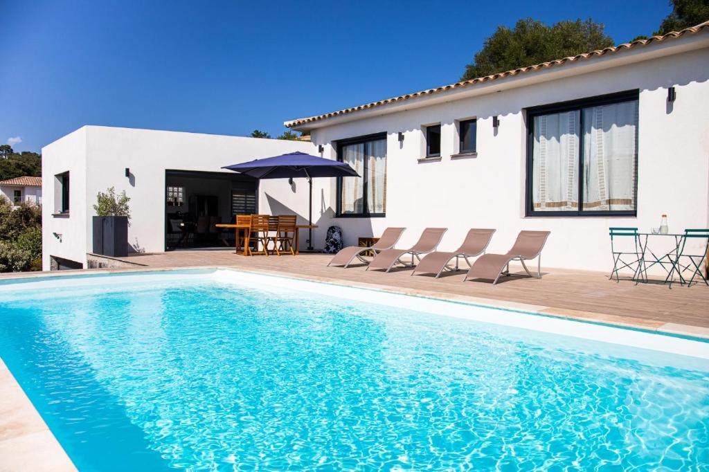 Maison avec petite terrasse