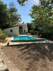Maison avec piscine chauffée entre mer et montagne
