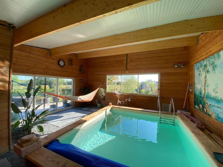 Maison avec piscine chauffée intérieure et sauna 2 Rue du Hameau du Pré, 50430 Bretteville-sur-Ay
