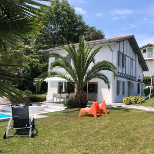 maison avec piscine chauffée