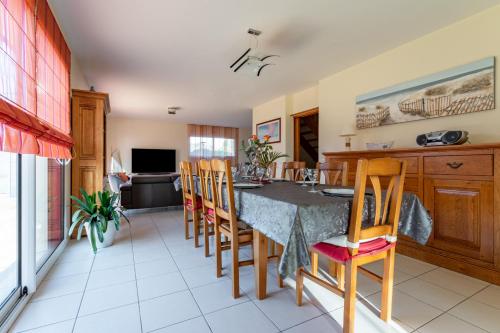 Maison avec piscine couverte pour 8 personnes a Sarzeau