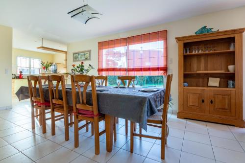 Maison avec piscine couverte pour 8 personnes a Sarzeau