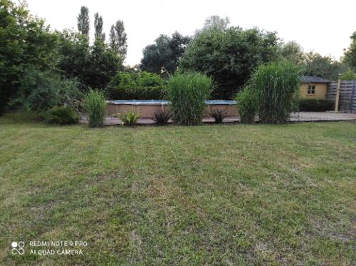 Maison avec piscine d'été dans un quartier calme 2 adultes 3 enfants