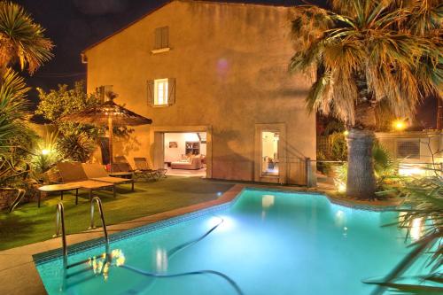 Maison avec piscine et jardin- 4 chambres 8 pers