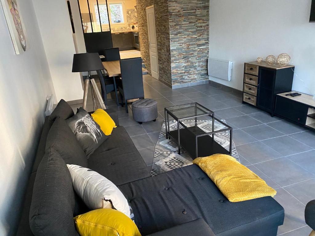 Maison de vacances Maison avec son jacuzzi en extérieur 29 Rue Saint-Pierre et Miquelon 50420 Tessy-sur-Vire