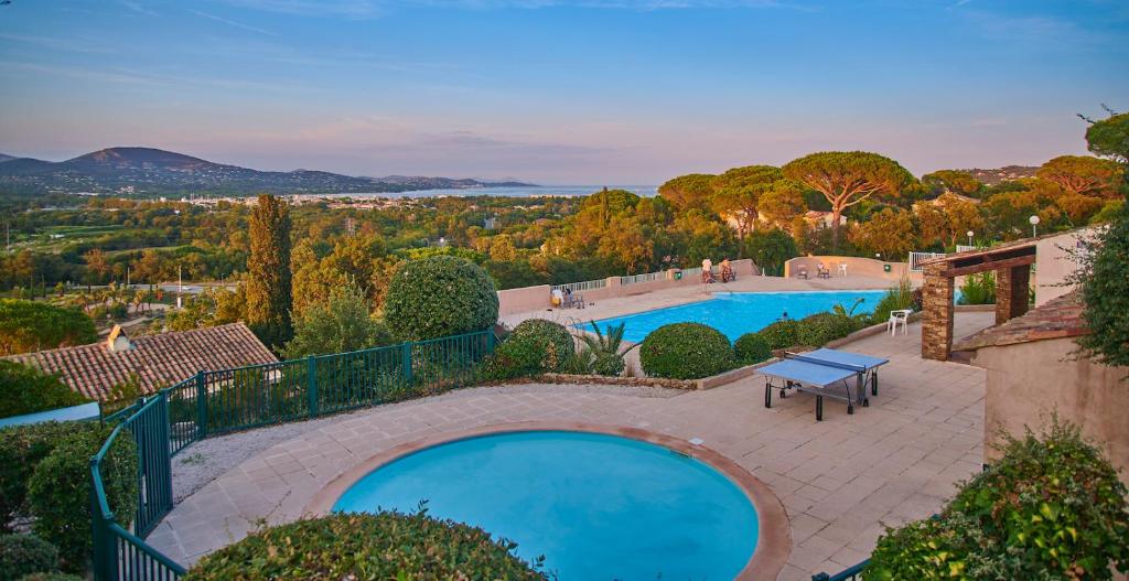 Maison avec très belle vue, golfe de St Tropez, piscine, tennis 71 Résidence Village de Campagne, 83310 Cogolin