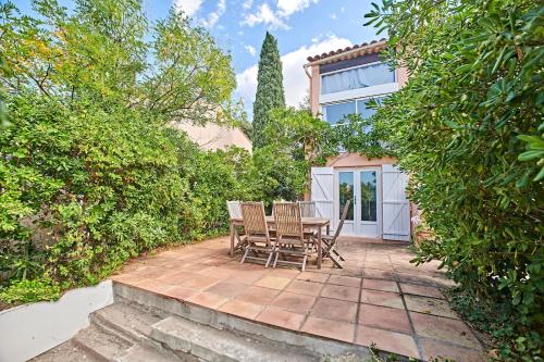 Maison avec très belle vue, golfe de St Tropez, piscine, tennis