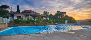 Maison avec très belle vue, golfe de St Tropez, piscine, tennis