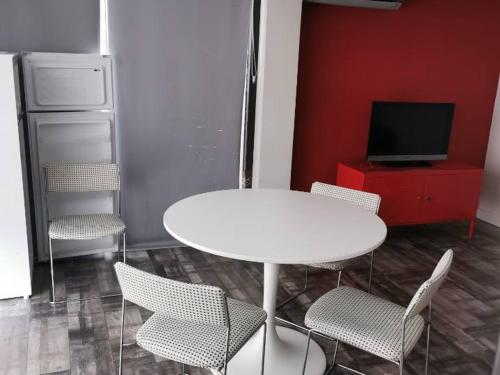 Maison Avignon, 2 pièces, 2 personnes - FR-1-698-9