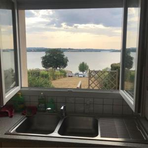 Maison bord de Lac de Pareloup