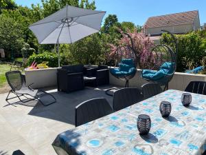 Maison de vacances Maison bourgeoise avec piscine et jaccuzi 4 Allée Rulhière 93140 Bondy Île-de-France