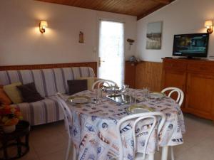 Maison de vacances Maison Bretignolles-sur-Mer, 2 pièces, 4 personnes - FR-1-224A-586 313 Place Des Anguilles - ParkingÂ°313 - 85470 Bretignolles-sur-Mer Pays de la Loire