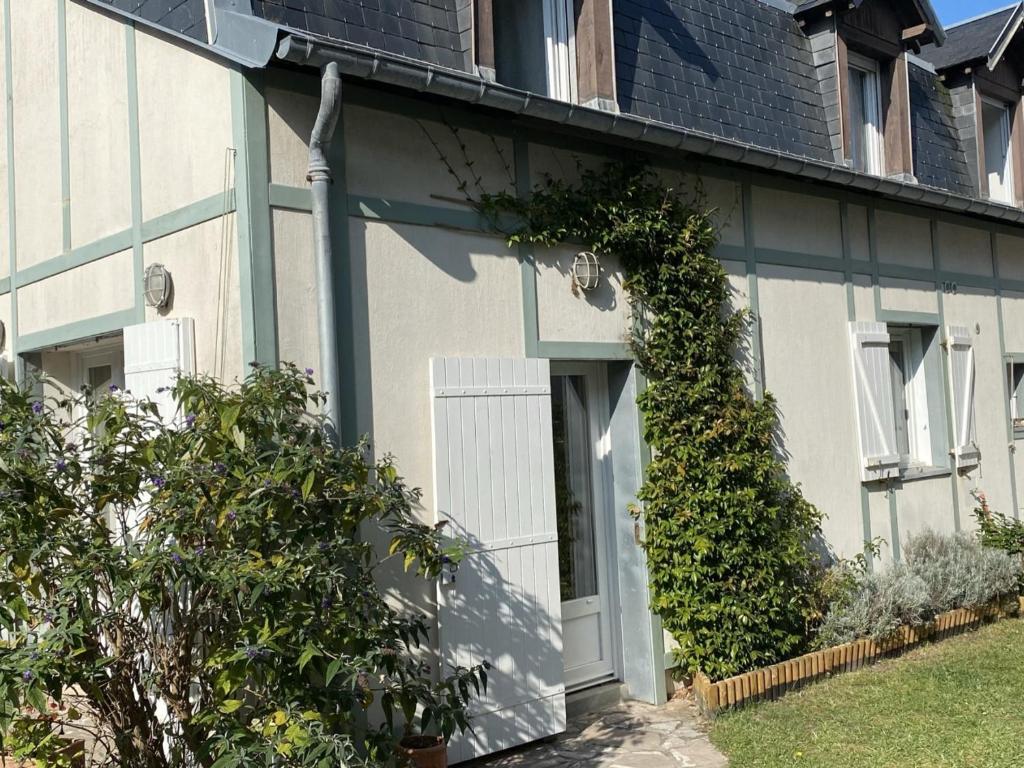 Maison de vacances Maison Cabourg, 5 pièces, 8 personnes - FR-1-487-203 21 Avenue Maréchal Joffre Dénommé Le Bel Mesnil 14390 Cabourg