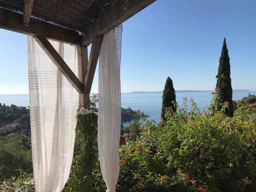 Maison calme très belle vue Lavandou