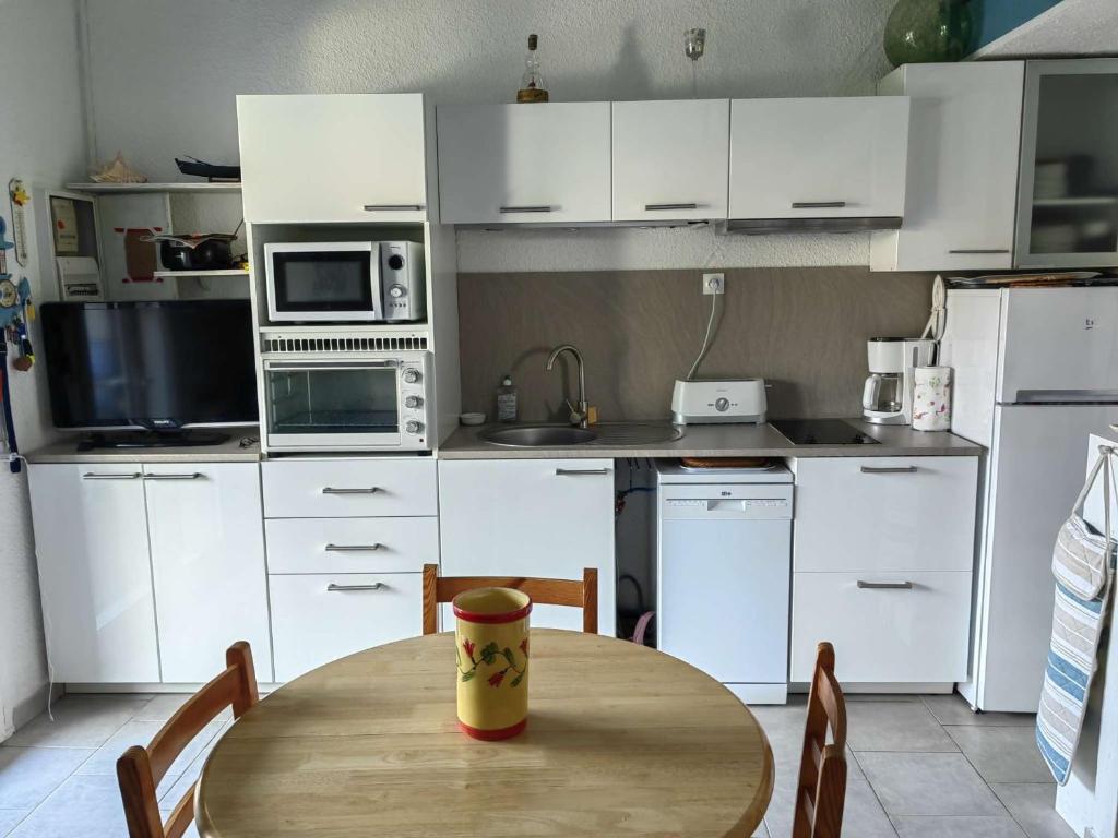 Maison Cap d'Agde, 2 pièces, 4 personnes - FR-1-607-149 2 avenue de la Vigne Villa 41 en face du tennis, 34300 Le Cap d\'Agde