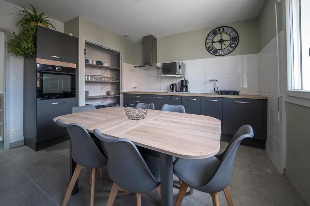 Maison Carolles, 4 pièces, 6 personnes - FR-1-361-345 50740 Carolles