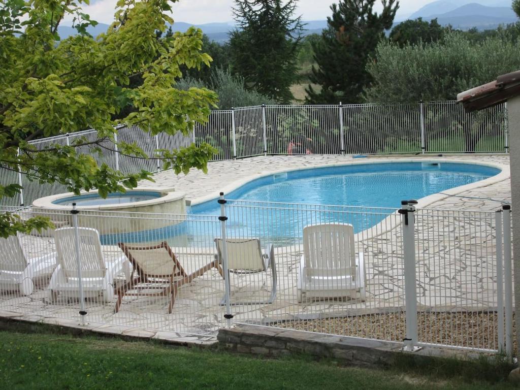 Maison de vacances Maison Cévennes Gard 8 pers avec piscine jacuzzi animaux acceptés Rue des Prés 30350 Savignargues