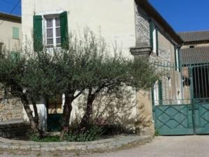 Maison de vacances Maison Cévennes Gard 8 pers avec piscine jacuzzi animaux acceptés Rue des Prés 30350 Savignargues Languedoc-Roussillon