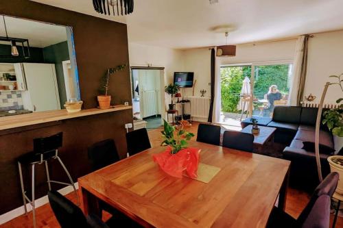 Maison chaleureuse 6, 8 personnes quartier Palente 3 chambres