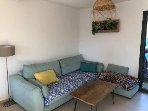 Maison chaleureuse au calme avec petit ruisseau