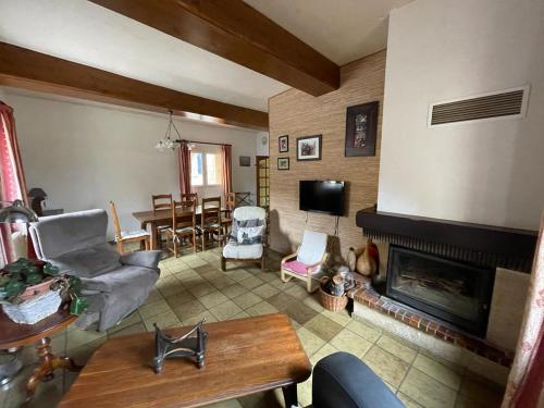 Maison chaleureuse au coeur des Aspres