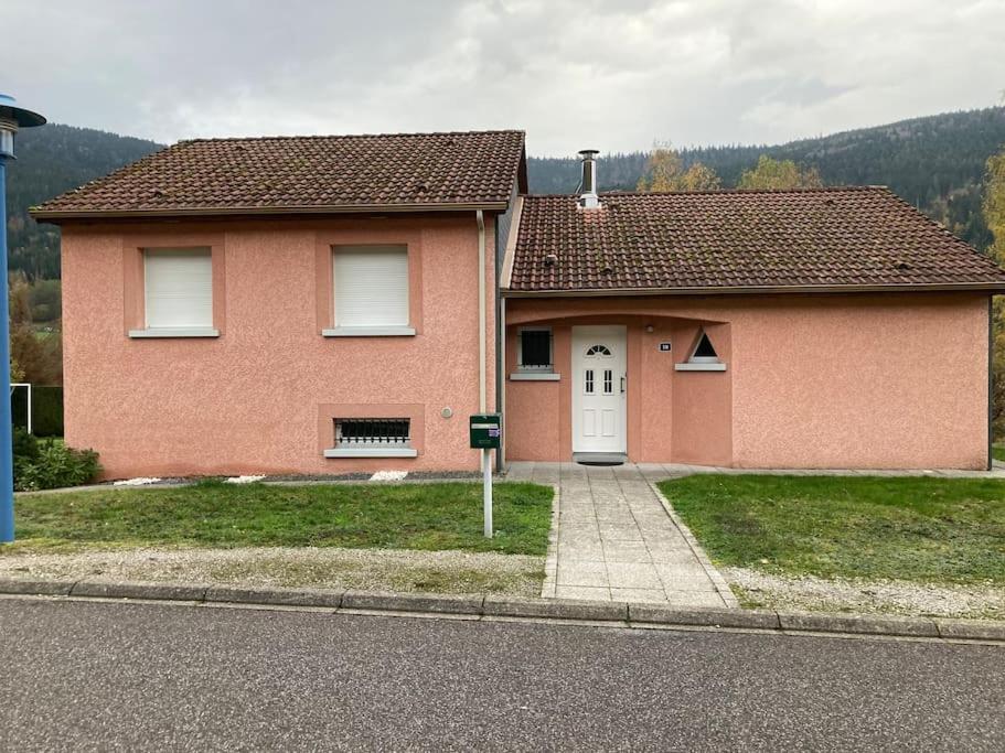 Maison de vacances Maison Chaleureuse avec Cheminée 10 Allée du plein Soleil 88310 Cornimont