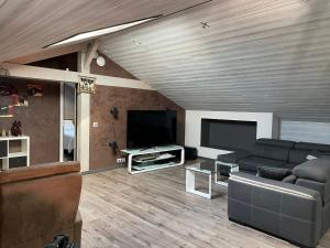 Maison chaleureuse avec poêle à granulés