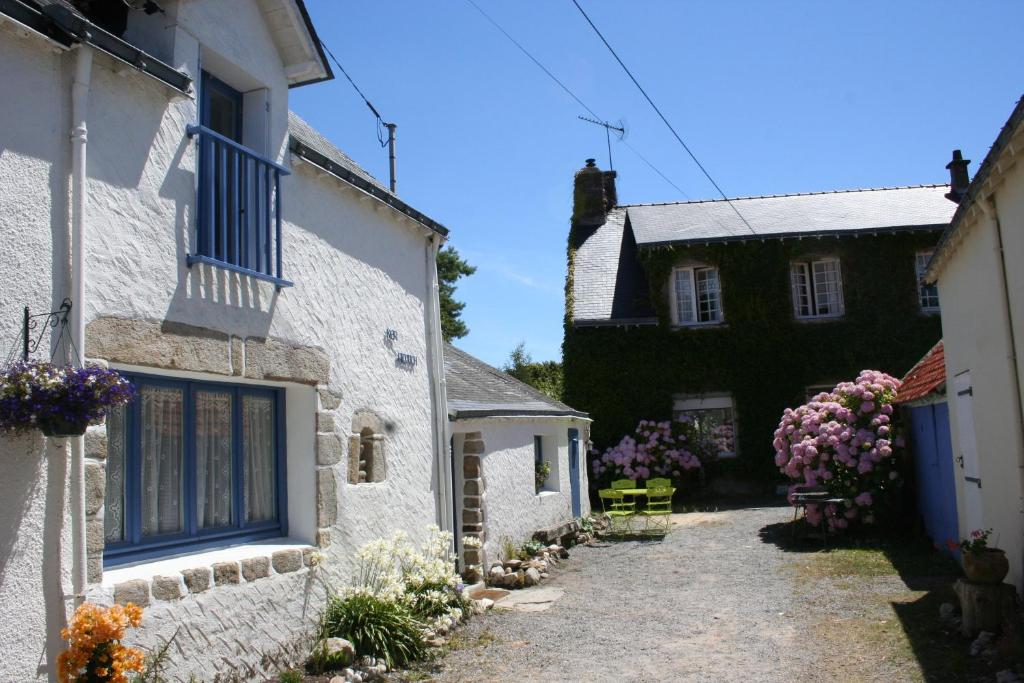 Maison chaleureuse dans un domaine avec étangs.