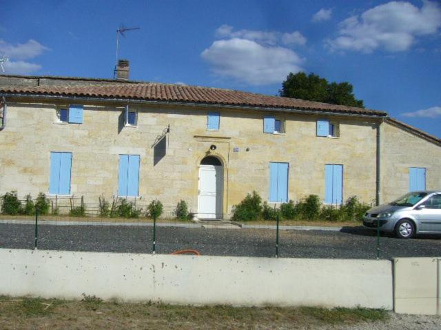 Maison de vacances maison chaleureuse en pierre 10 Route de Coutras 33910 Saint-Denis-de-Pile