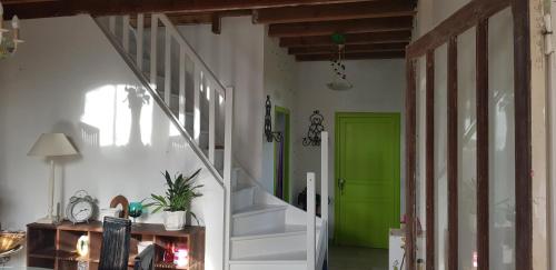 Maison chaleureuse et familiale.