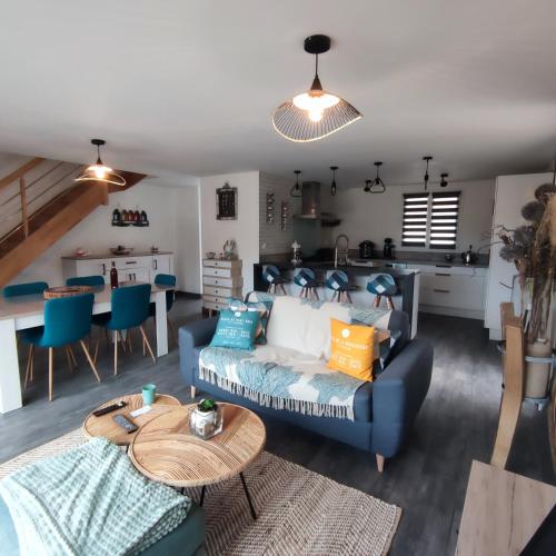 Maison Chaleureuse et moderne sur l’ile lumineuse
