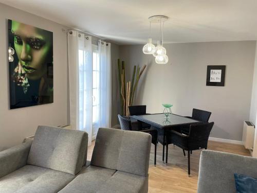 Maison chaleureuse, quartier pavillonnaire